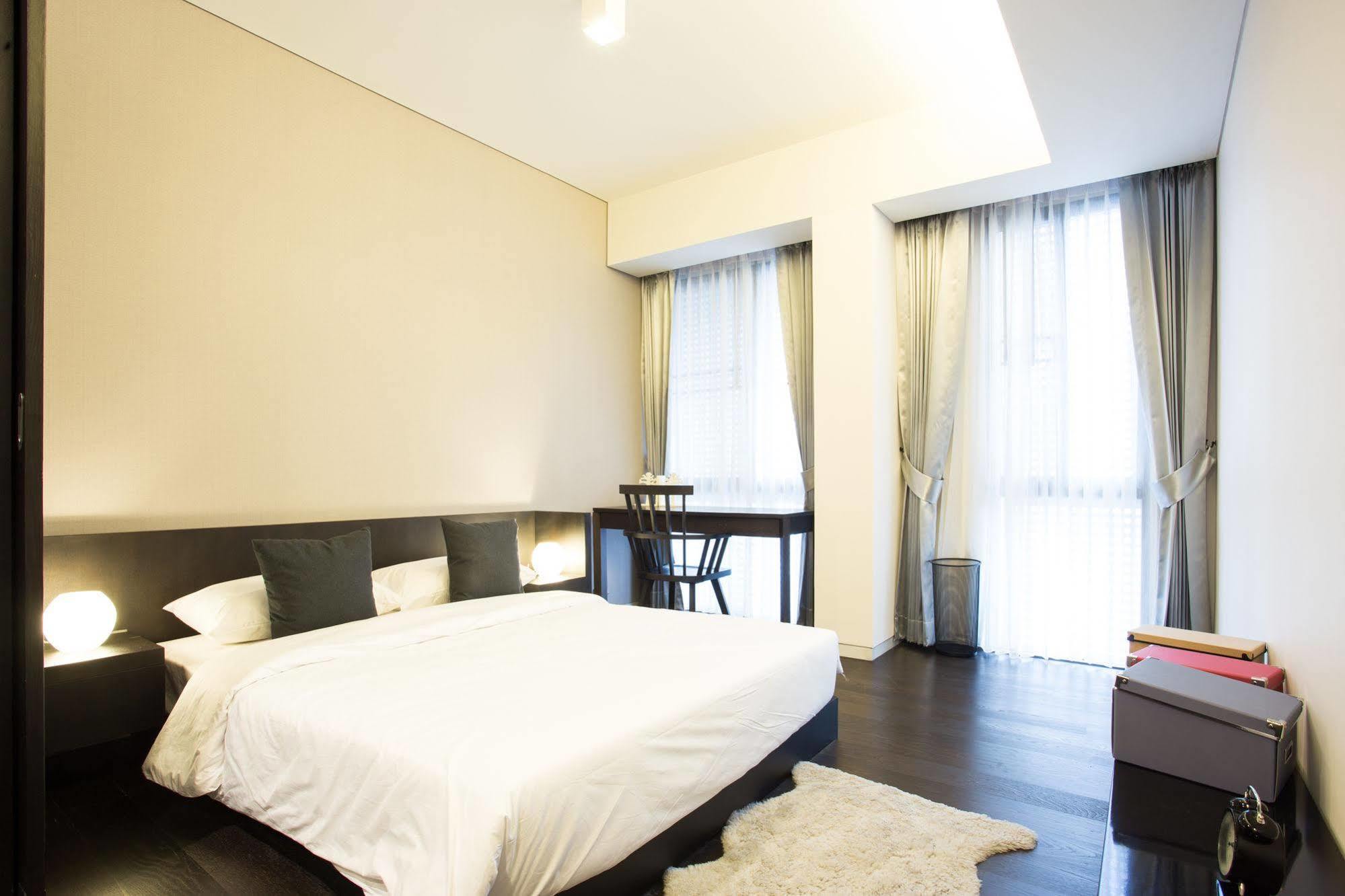 Siamese Gioia Aparthotel Bangkok Exterior photo